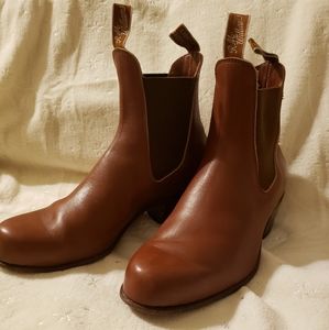 RM William's Cuban Heel Boots Size 8 W